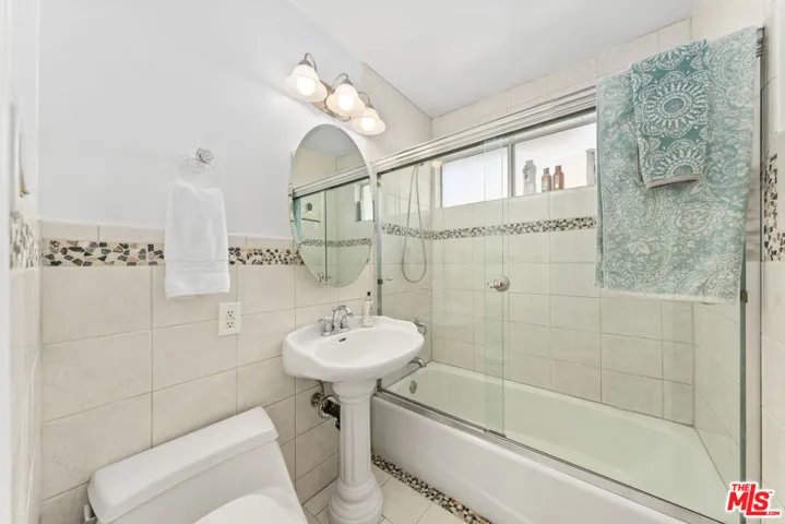 1829 N Brighton Street, Burbank, California 91506