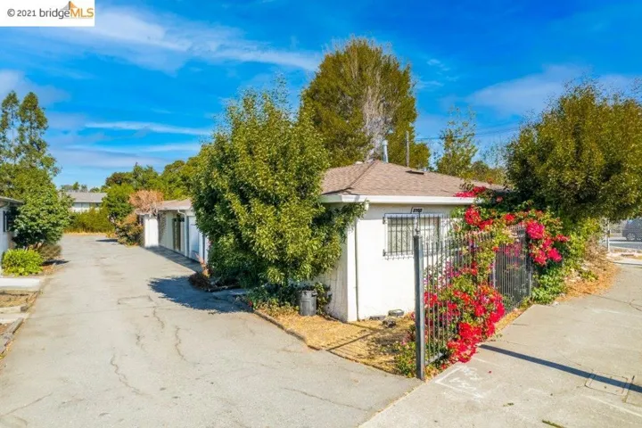 3301 35th Ave, Oakland, California 94619