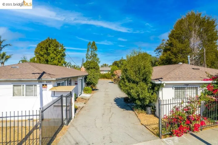 3301 35th Ave, Oakland, California 94619