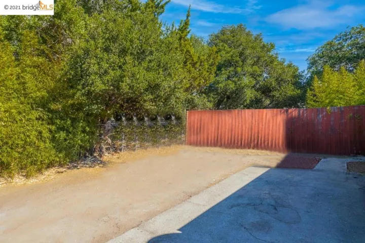 3301 35th Ave, Oakland, California 94619