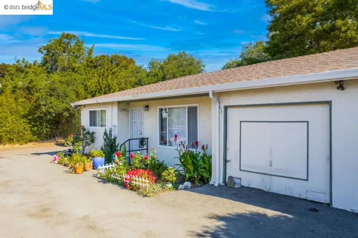 3301 35th Ave, Oakland, California 94619