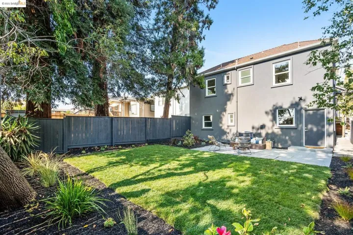 5437 El Camile Ave, Oakland, California 94619