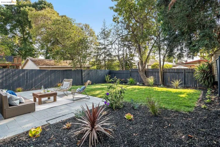 5437 El Camile Ave, Oakland, California 94619
