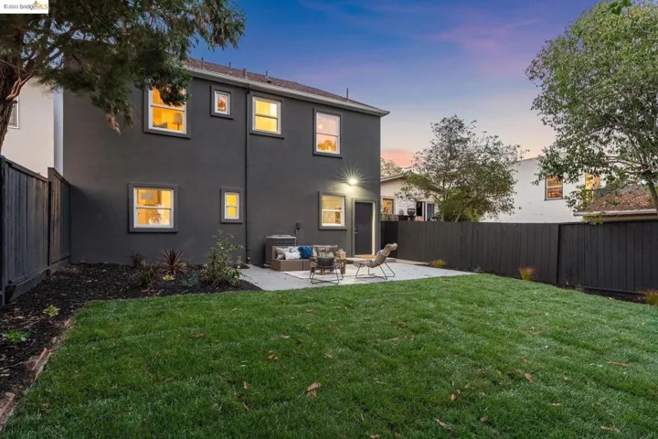 5437 El Camile Ave, Oakland, California 94619