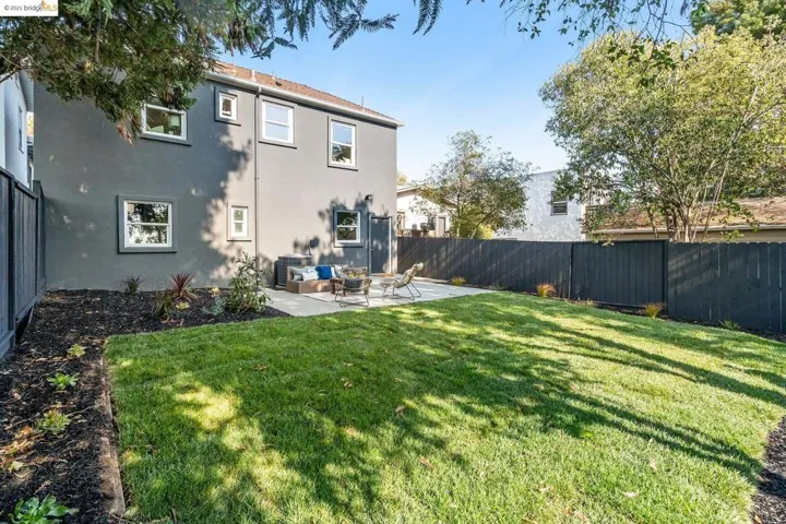 5437 El Camile Ave, Oakland, California 94619