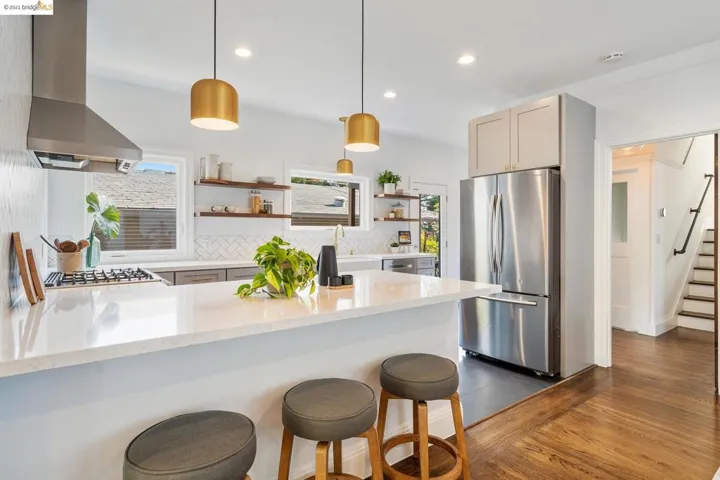 5437 El Camile Ave, Oakland, California 94619