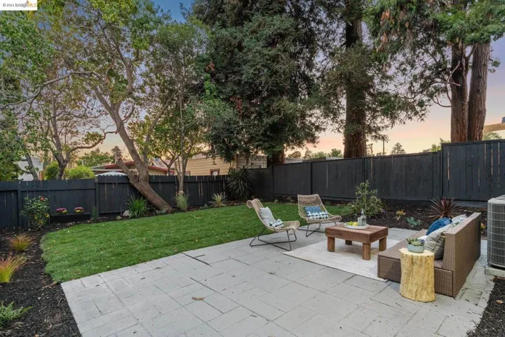 5437 El Camile Ave, Oakland, California 94619