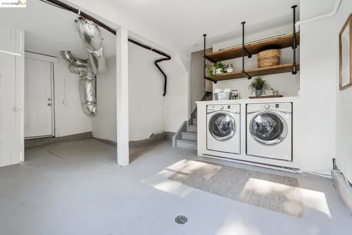 5437 El Camile Ave, Oakland, California 94619