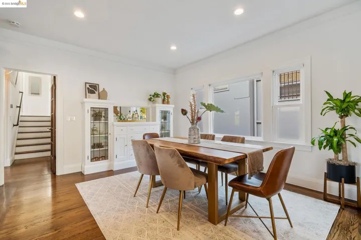 5437 El Camile Ave, Oakland, California 94619