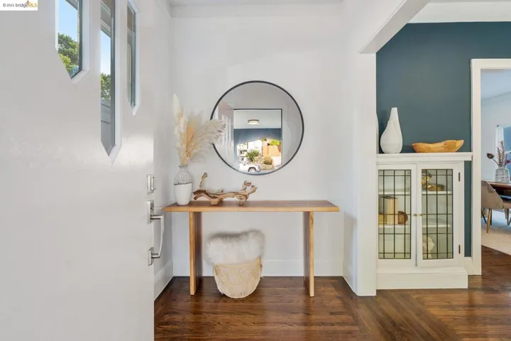 5437 El Camile Ave, Oakland, California 94619