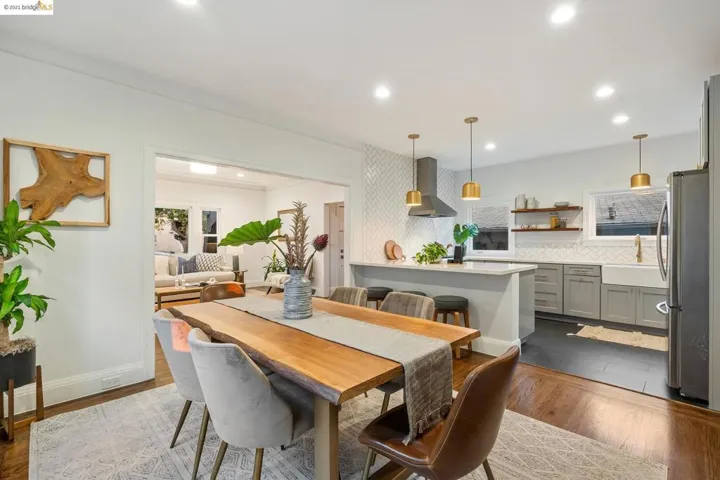 5437 El Camile Ave, Oakland, California 94619