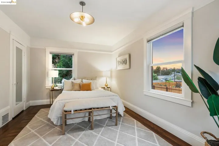 5437 El Camile Ave, Oakland, California 94619