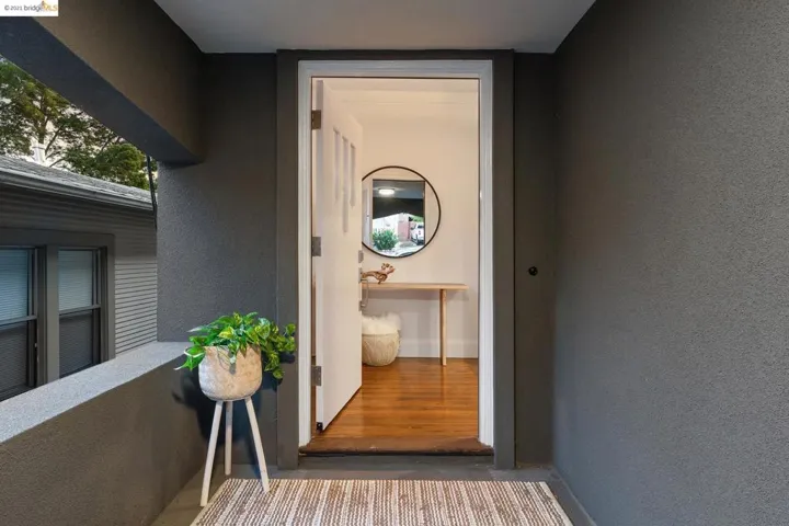 5437 El Camile Ave, Oakland, California 94619