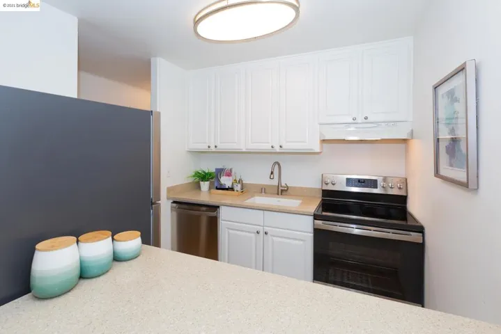 645 Chetwood St 106, Oakland, California 94610