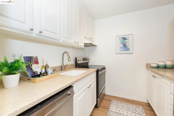 645 Chetwood St 106, Oakland, California 94610