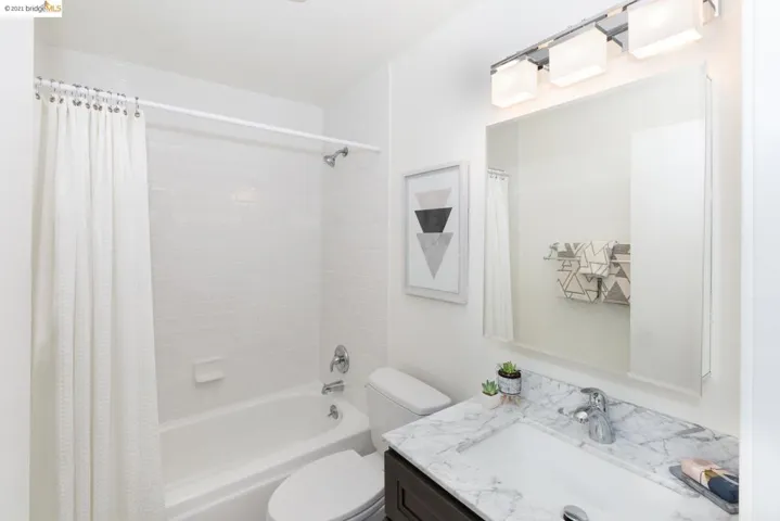 645 Chetwood St 106, Oakland, California 94610