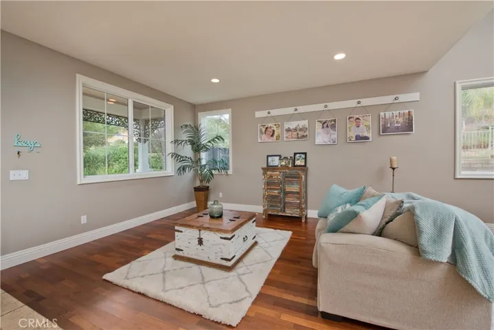 22002 Sunrise View Place, Saugus, California 91390