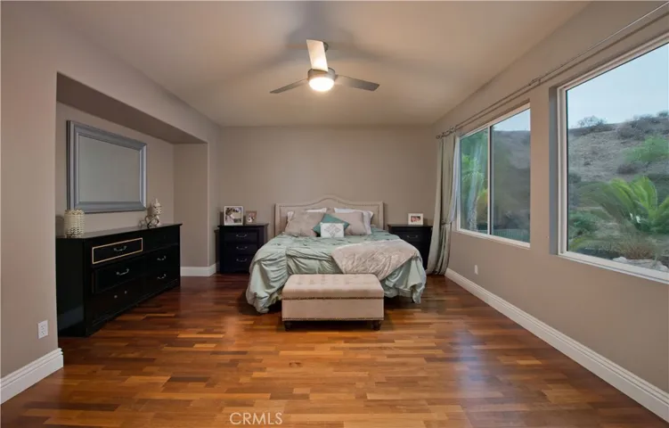22002 Sunrise View Place, Saugus, California 91390