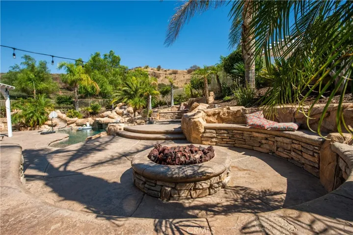 Amazing firepit