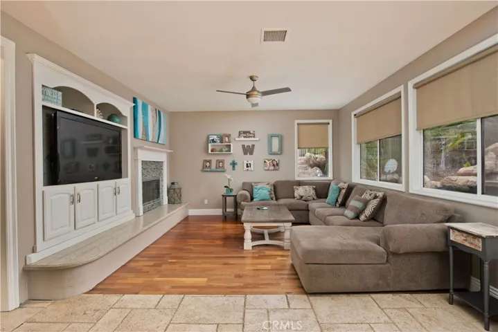 22002 Sunrise View Place, Saugus, California 91390