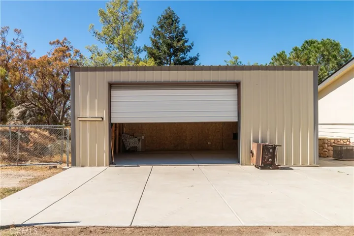 2nd Garage/Workshop