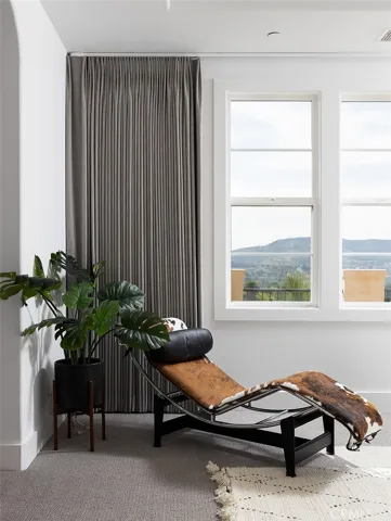 Master bedroom lounge area