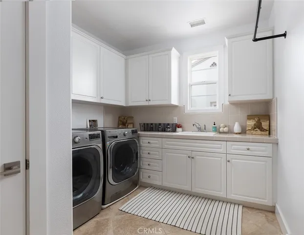 Walk-in laundry
