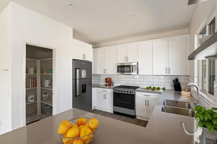 5283 La Paz Dr, San Diego, California 92114