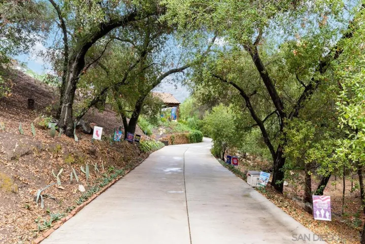865 Brook Canyon Rd, Escondido, California 92025