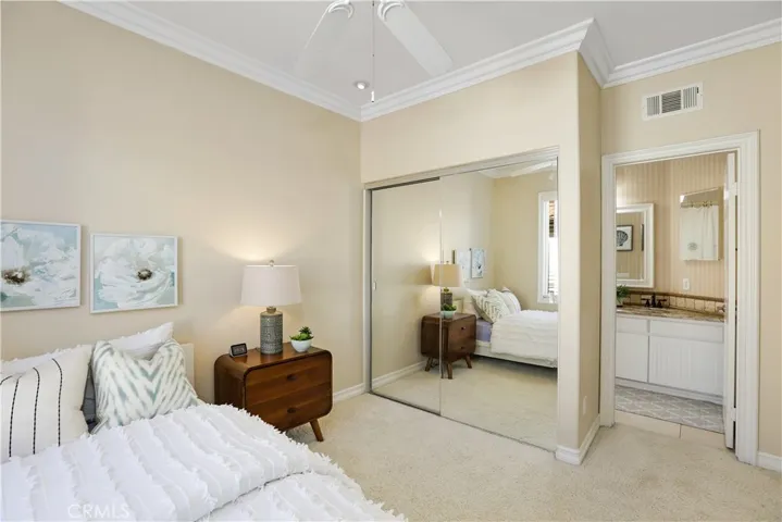 33 Darlington, Irvine, California 92620