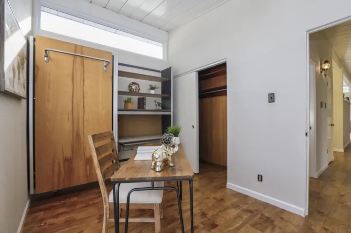 , Palo Alto, California 94306