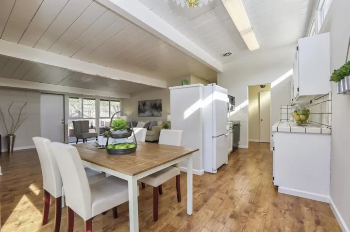 , Palo Alto, California 94306