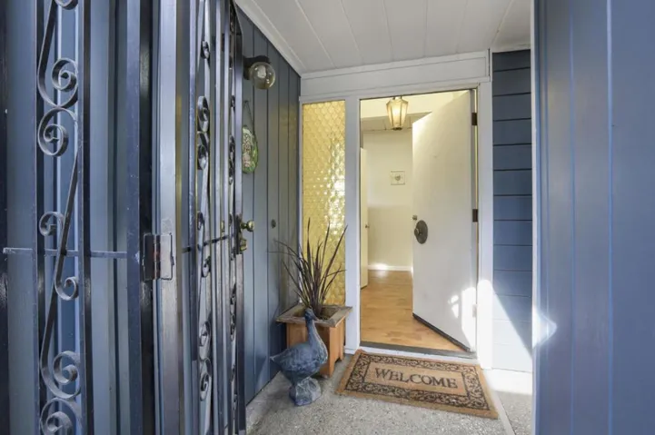 , Palo Alto, California 94306
