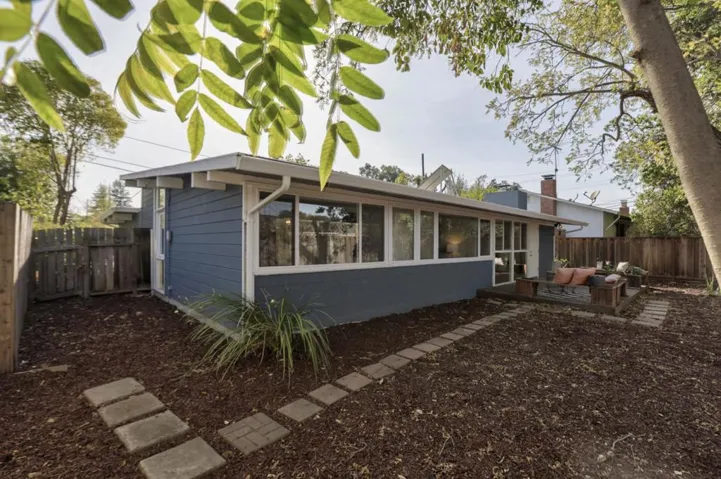 , Palo Alto, California 94306