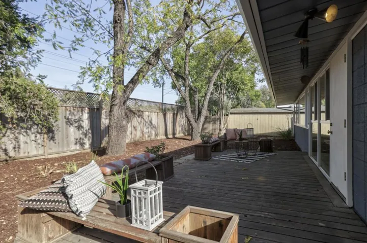 , Palo Alto, California 94306