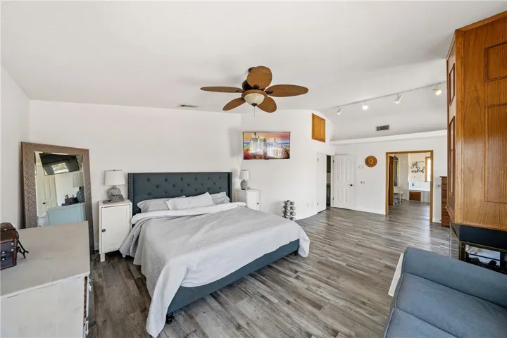 23230 Pretty Doe Drive, Canyon Lake, California 92587