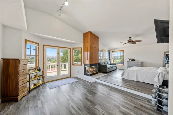 23230 Pretty Doe Drive, Canyon Lake, California 92587