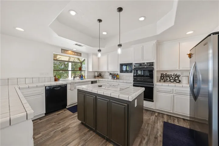 23230 Pretty Doe Drive, Canyon Lake, California 92587