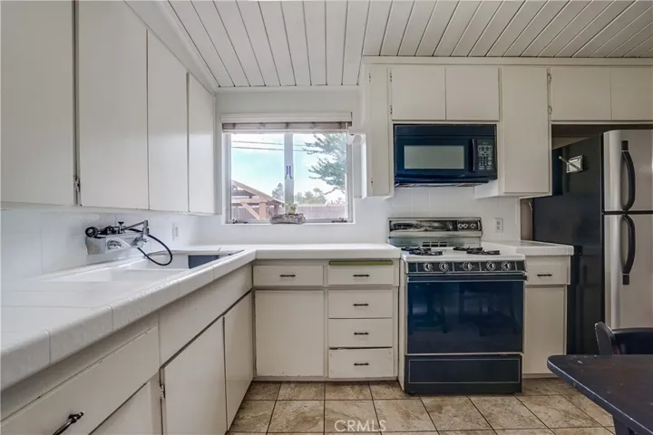 8515 Matilija Avenue, Panorama City, California 91402