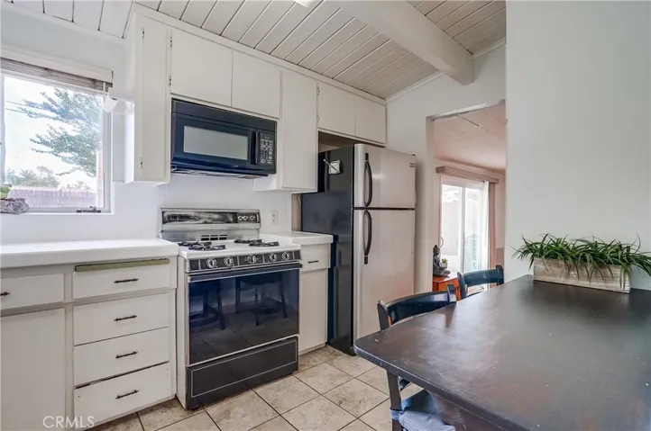 8515 Matilija Avenue, Panorama City, California 91402
