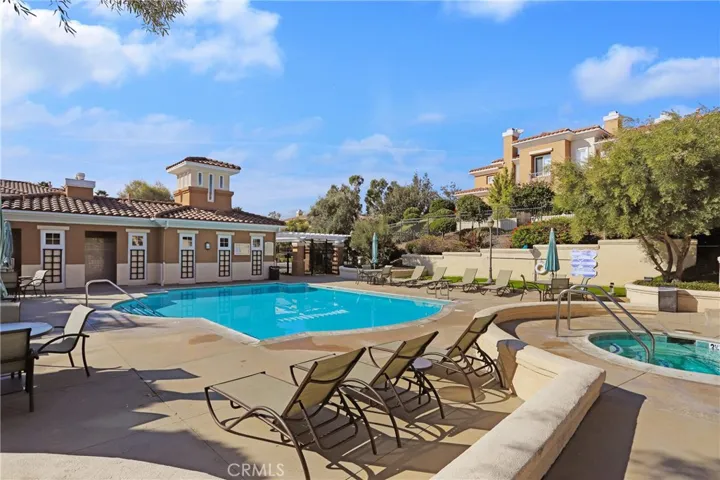 Resort-like Terracina Pool and Spa