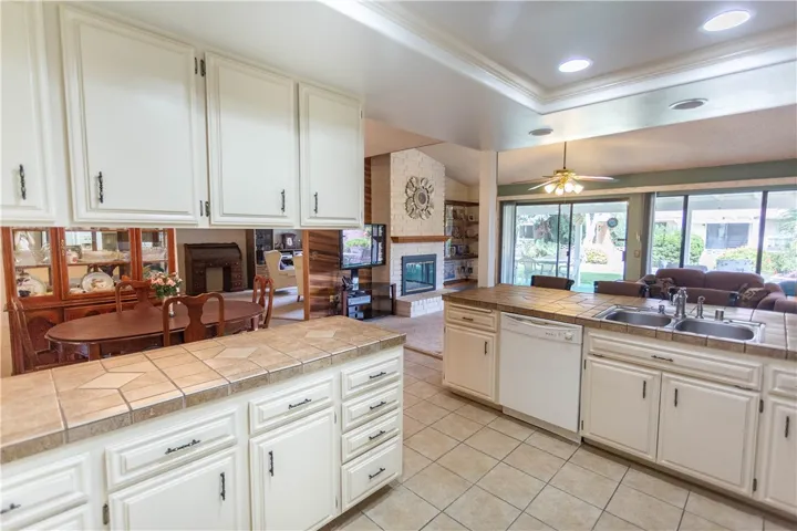 2186 Redwood Drive, Hemet, California 92545
