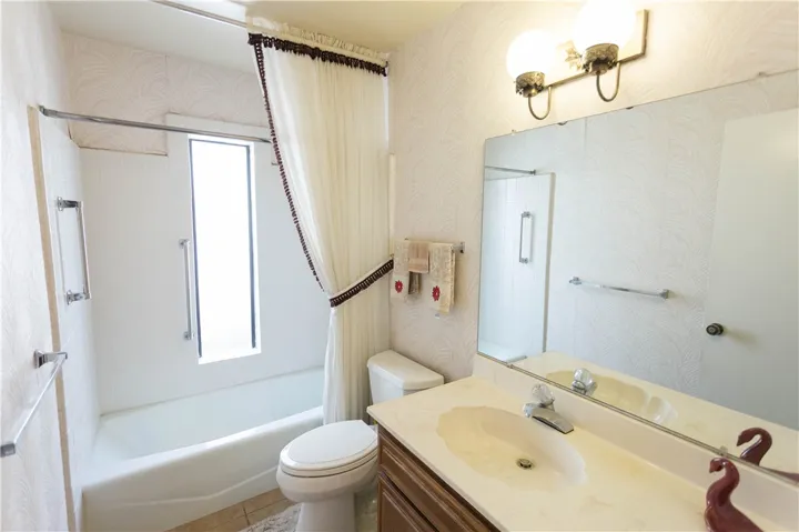 2186 Redwood Drive, Hemet, California 92545
