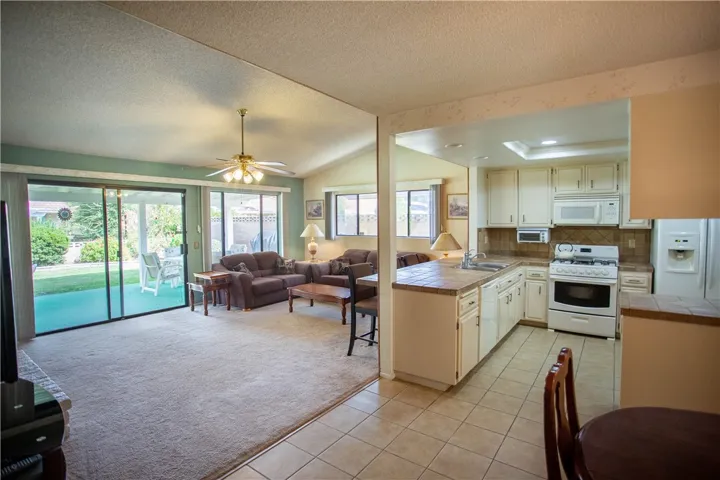 2186 Redwood Drive, Hemet, California 92545