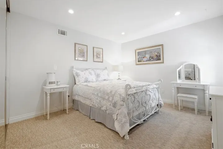 17881 Oldglen Lane, Huntington Beach, California 92649