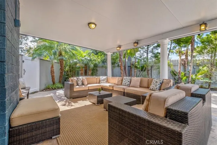 17881 Oldglen Lane, Huntington Beach, California 92649