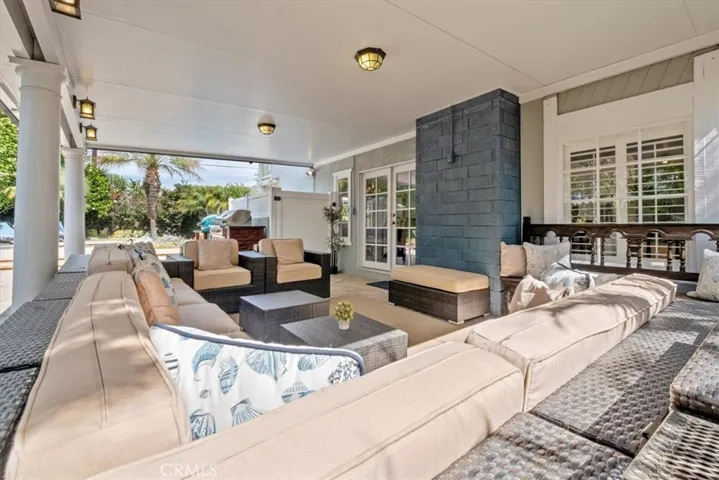 17881 Oldglen Lane, Huntington Beach, California 92649