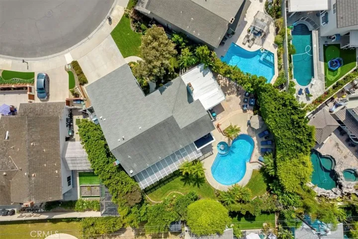 17881 Oldglen Lane, Huntington Beach, California 92649