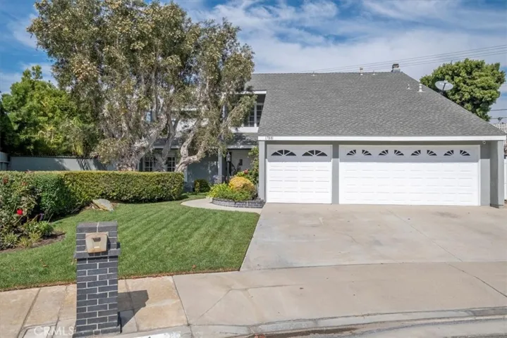 17881 Oldglen Lane, Huntington Beach, California 92649