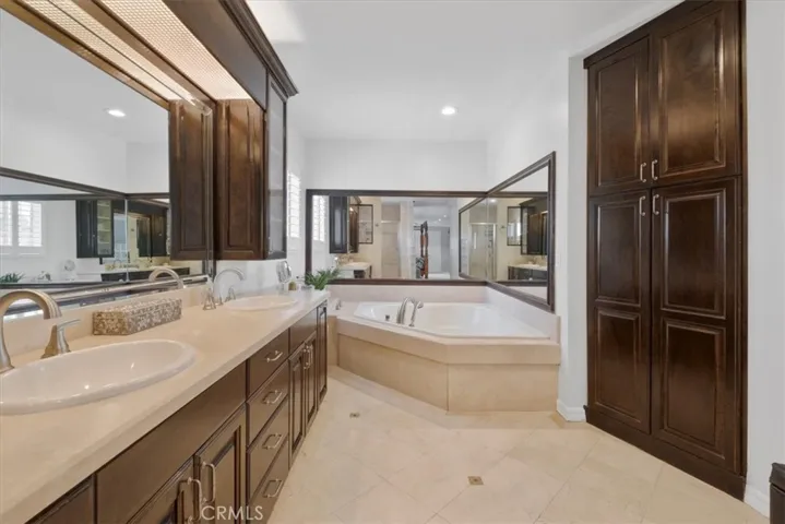 17881 Oldglen Lane, Huntington Beach, California 92649